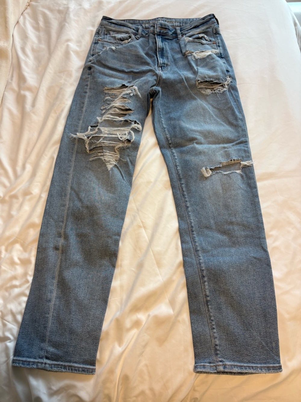 American Eagle Outfitters Distressed Light Blue Ripped stretch Mom Jeans